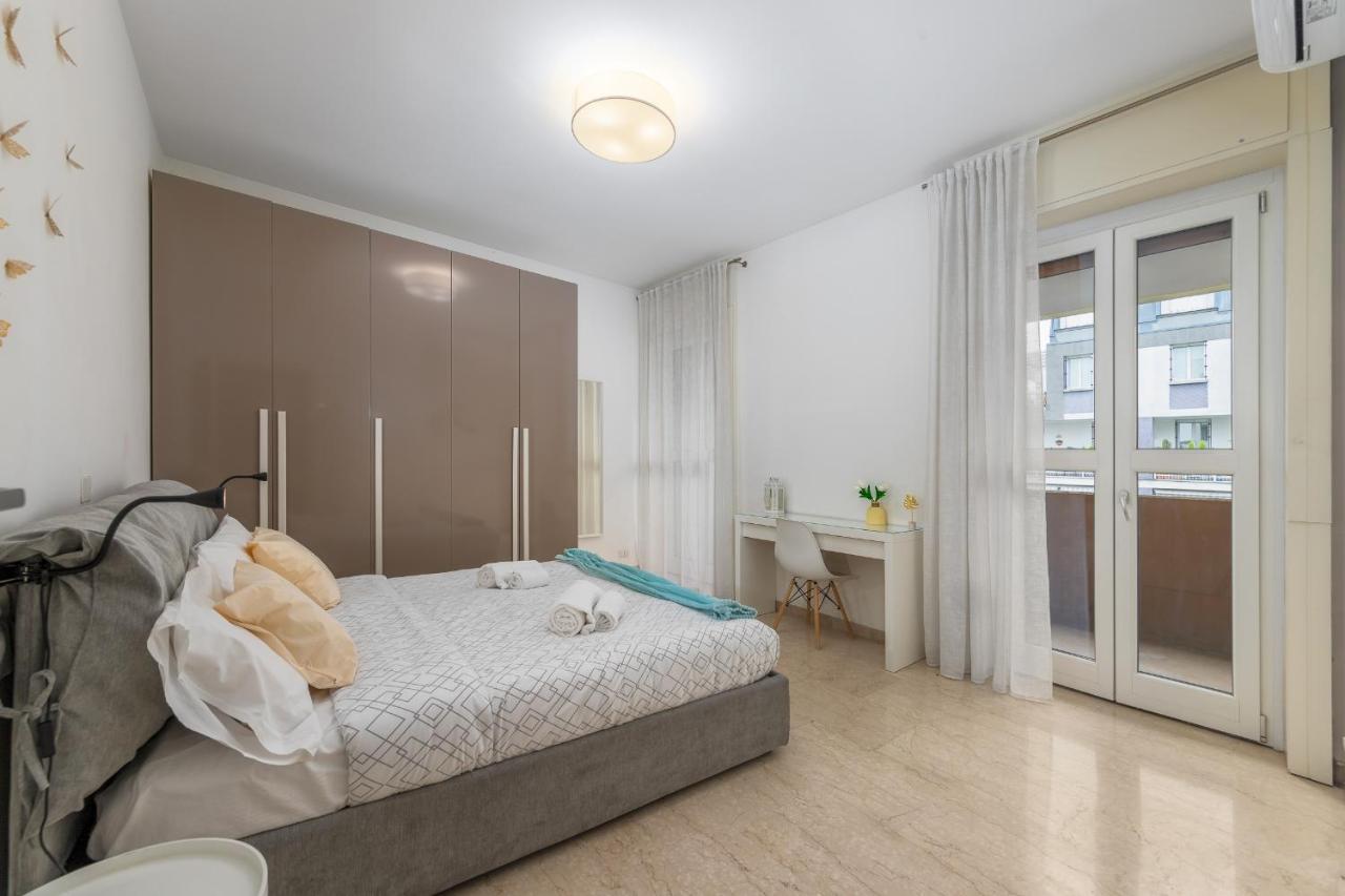 Niguarda-Zara Xxl Home,Two Balconies,Wifi,Family Милано Екстериор снимка