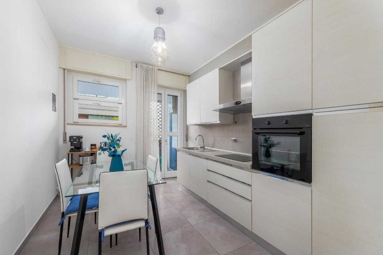 Niguarda-Zara Xxl Home,Two Balconies,Wifi,Family Милано Екстериор снимка