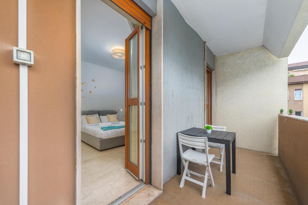 Niguarda-Zara Xxl Home,Two Balconies,Wifi,Family Милано Екстериор снимка
