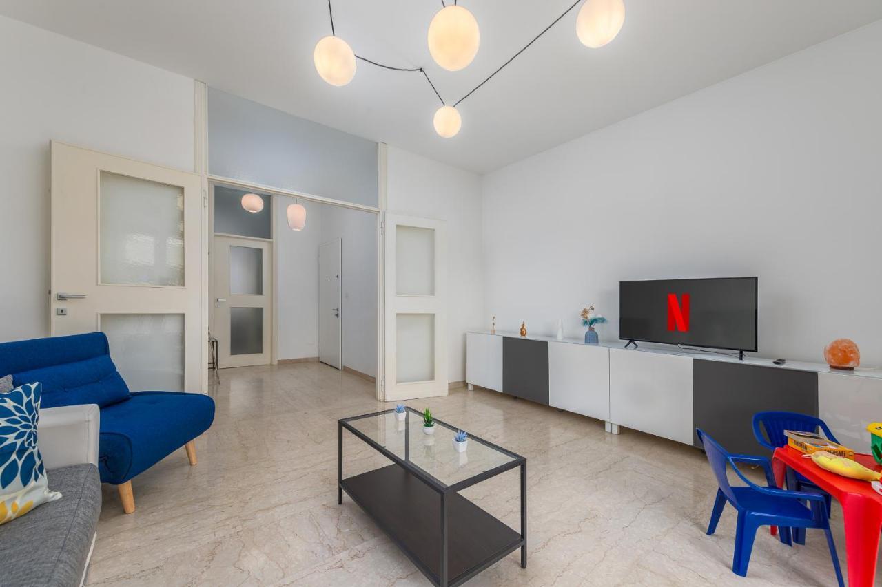 Niguarda-Zara Xxl Home,Two Balconies,Wifi,Family Милано Екстериор снимка