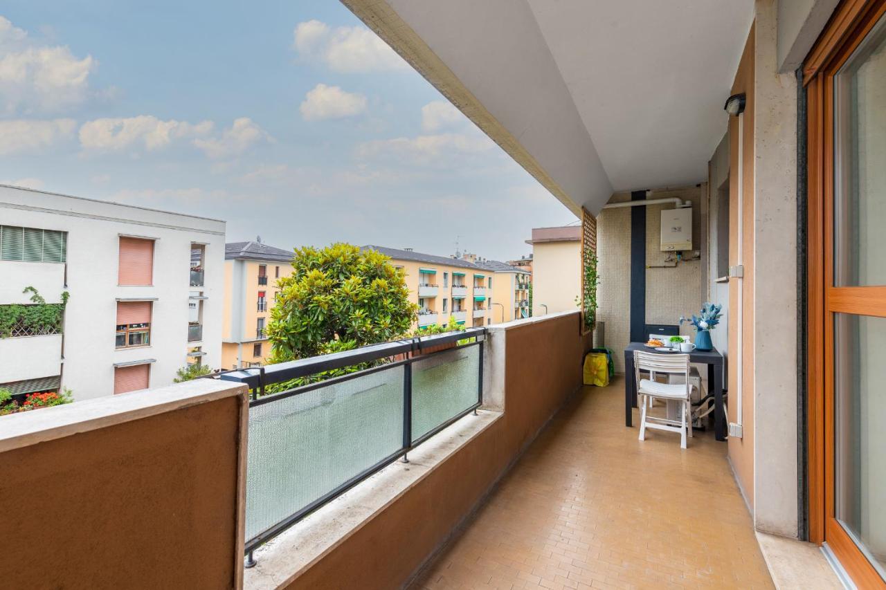 Niguarda-Zara Xxl Home,Two Balconies,Wifi,Family Милано Екстериор снимка