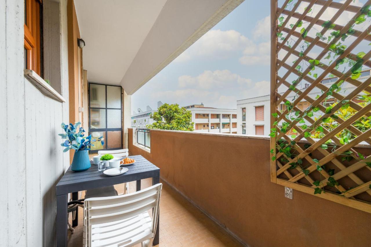Niguarda-Zara Xxl Home,Two Balconies,Wifi,Family Милано Екстериор снимка