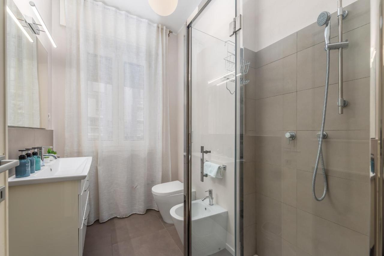 Niguarda-Zara Xxl Home,Two Balconies,Wifi,Family Милано Екстериор снимка