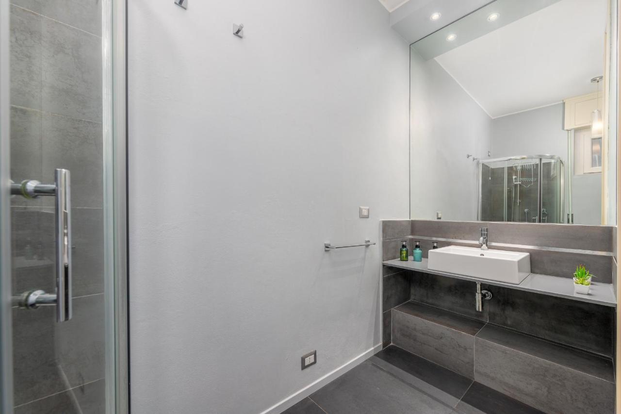 Niguarda-Zara Xxl Home,Two Balconies,Wifi,Family Милано Екстериор снимка